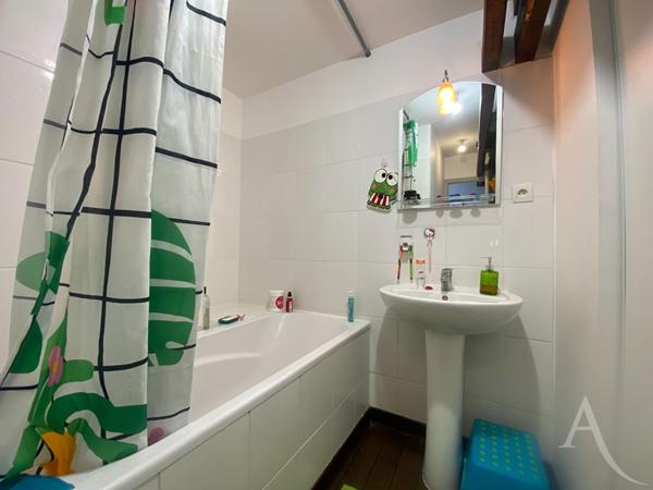 Appartement 3 pièces avec cachet en plein coeur du centre-ville