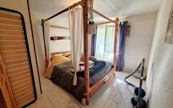 Maison à vendre    6 pièces •  Médis