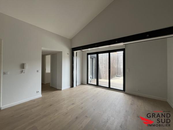 T3 avec terrasse de 35 m² – Dernier étage – Parking – Bègles