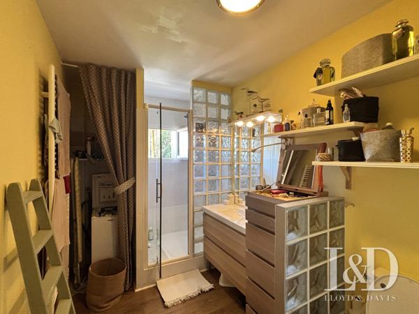 APPARTEMENT AVEC EXTERIEUR ET PLACE DE PARKING