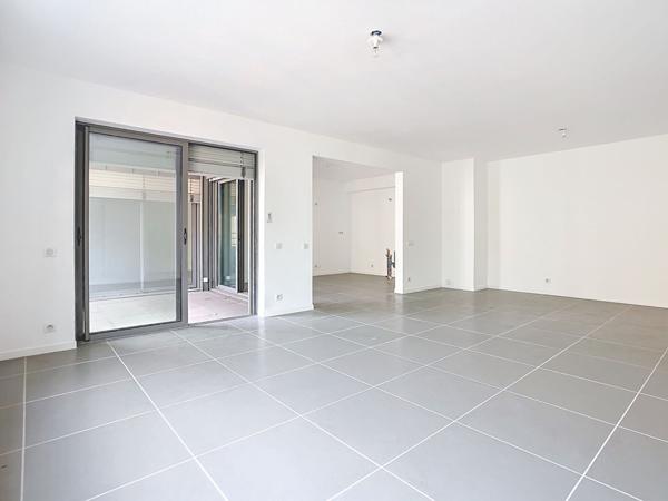 Appartement avec terrasse à vendre à Brive la Gaillarde - Quartier ancienne caserne - 2 chambres - Une terrasse - Pompe à chaleur