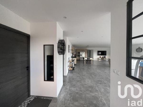 Maison à vendre 7 pièces 207 m² Vallon-Pont-d'Arc