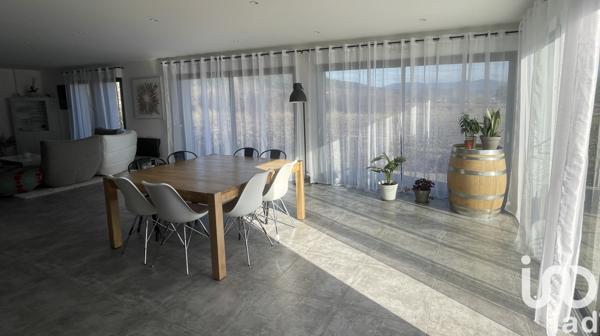 Maison à vendre 7 pièces 207 m² Vallon-Pont-d'Arc