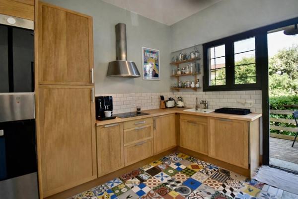 MAISON EN PIERRE INDÉPENDANTE AVEC PARCELLE DE 1000m2 EN PLEIN BOURG