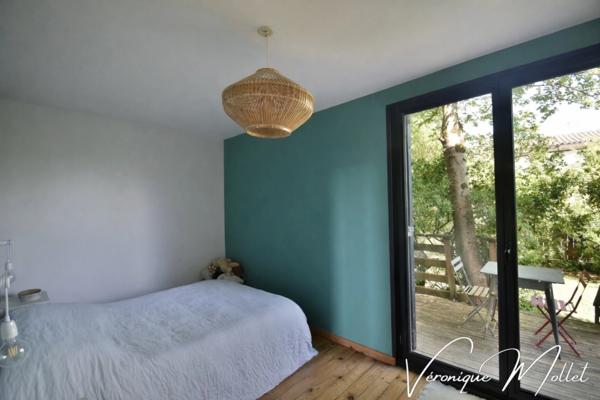 MAISON EN PIERRE INDÉPENDANTE AVEC PARCELLE DE 1000m2 EN PLEIN BOURG