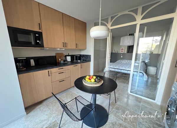 Immeuble Angouleme 6 pièce(s) 111 m2