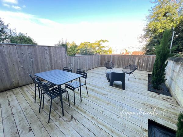 Immeuble Angouleme 6 pièce(s) 111 m2