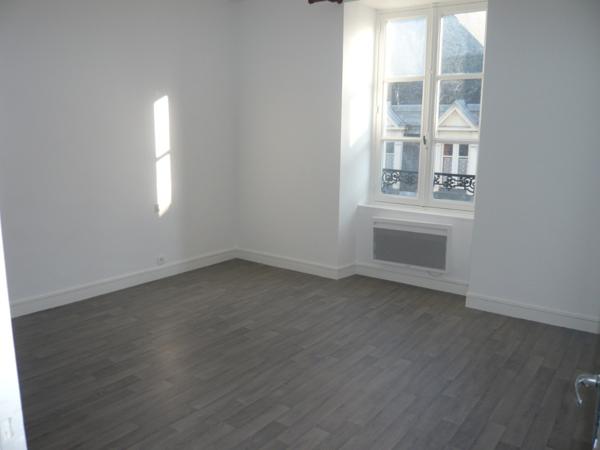 Laval centre, appt T3 au 2ème étage de 66 m²