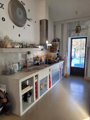 maison en pierre de 140m2 .. piscine. garage