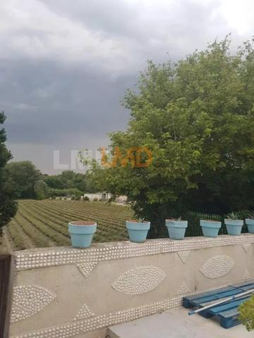 maison en pierre de 140m2 .. piscine. garage