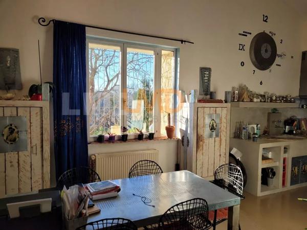 maison en pierre de 140m2 .. piscine. garage