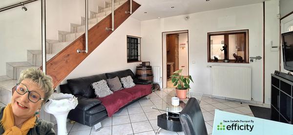 Maison
         5 pièces
        - 100 m² Exclusivité 299 000 € *
