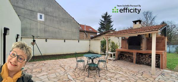 Maison
         5 pièces
        - 100 m² Exclusivité 299 000 € *
