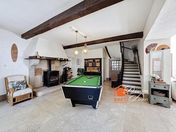 Maison d’habitation familiale avec dépendances et piscine