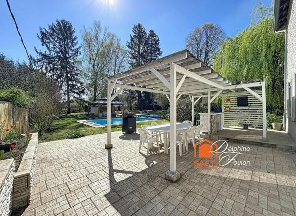Maison d’habitation familiale avec dépendances et piscine
