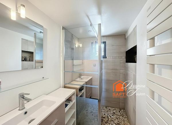 Maison d’habitation familiale avec dépendances et piscine