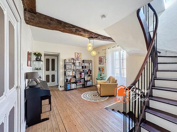 Maison d’habitation familiale avec dépendances et piscine