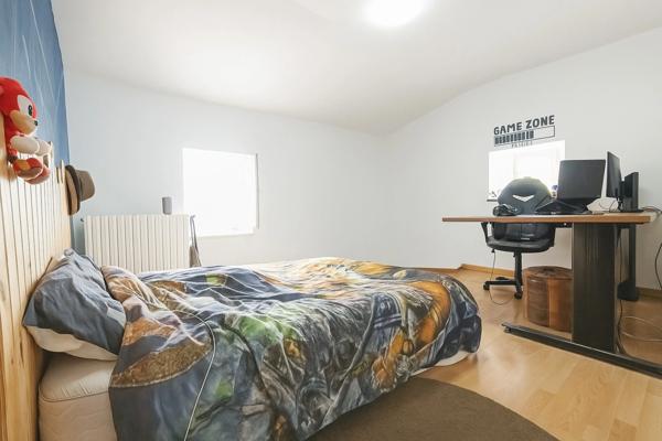 Ensemble de 2 Maisons louées à vendre 10 pièces AZAY LE BRULE (79)