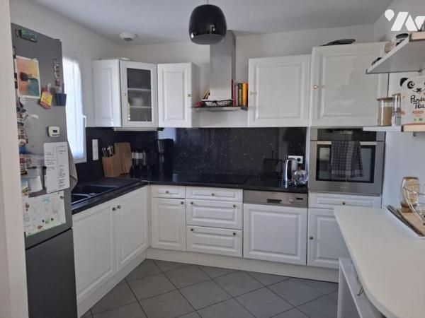 Ste-Luce-Sur-Loire, les 3 chênes, Maison de 2010 de 80 m² habitable sur 306 m² avec dépendances.