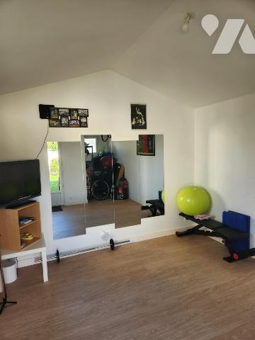 Ste-Luce-Sur-Loire, les 3 chênes, Maison de 2010 de 80 m² habitable sur 306 m² avec dépendances.