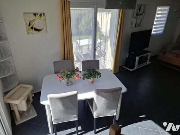 Ste-Luce-Sur-Loire, les 3 chênes, Maison de 2010 de 80 m² habitable sur 306 m² avec dépendances.