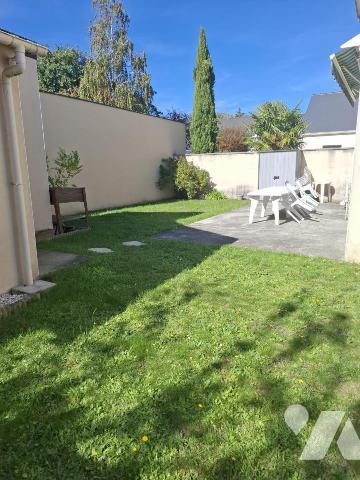 Ste-Luce-Sur-Loire, les 3 chênes, Maison de 2010 de 80 m² habitable sur 306 m² avec dépendances.