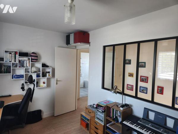 Ste-Luce-Sur-Loire, les 3 chênes, Maison de 2010 de 80 m² habitable sur 306 m² avec dépendances.