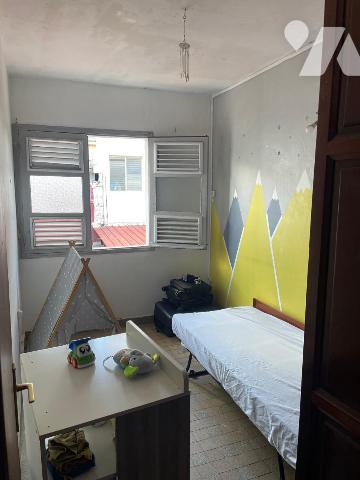 APPARTEMENT A RENOVER DANS UN IMMEUBLE A FORT-DE-FRANCE