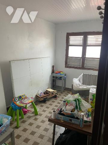 APPARTEMENT A RENOVER DANS UN IMMEUBLE A FORT-DE-FRANCE