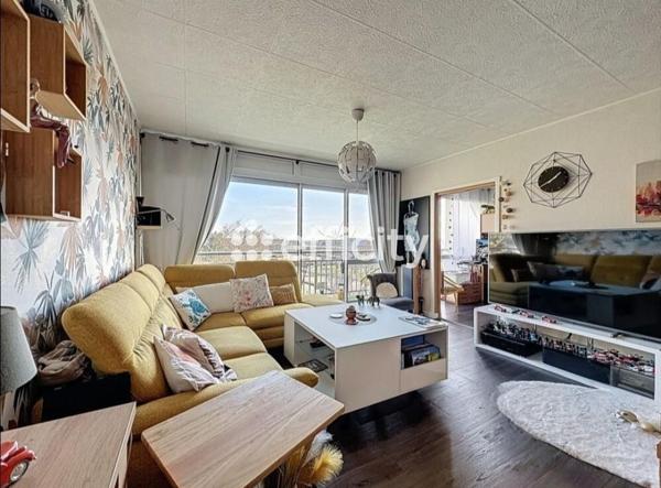 Appartement
         4 pièces
        - 76 m² Exclusivité 290 000 € *