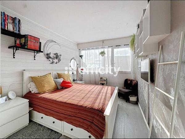 Appartement
         4 pièces
        - 76 m² Exclusivité 290 000 € *