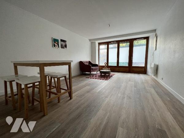 MAISON DE BOURG A VENDRE