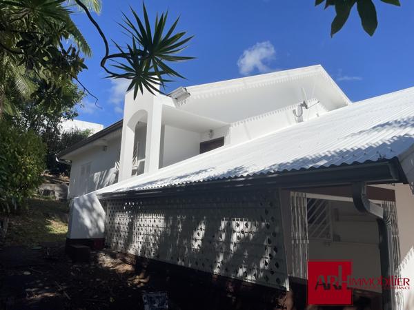 A LOUER BELLE MAISON F4 AVEC GRAND JARDIN MONTGAILLARD SAINT-DENIS