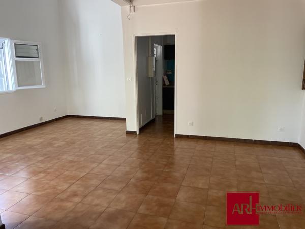 A LOUER BELLE MAISON F4 AVEC GRAND JARDIN MONTGAILLARD SAINT-DENIS