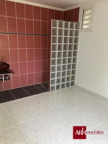 A LOUER BELLE MAISON F4 AVEC GRAND JARDIN MONTGAILLARD SAINT-DENIS