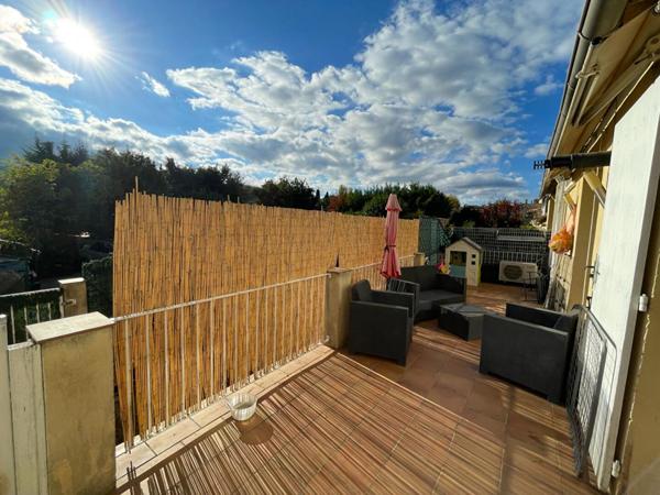 Maison de ville / Appartement 4 pièces avec jardin, terrasse et stationnement