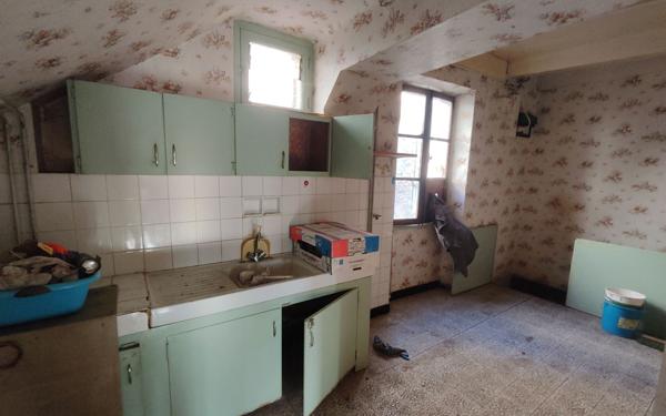 Maison à vendre    7 pièces •  Clamensane