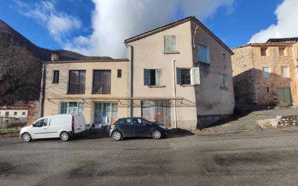 Maison à vendre    7 pièces •  Clamensane