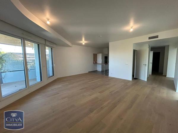 Appartement à louer 3 pièces 79.27m² Angers (49000)