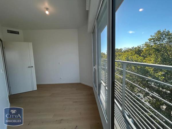 Appartement à louer 3 pièces 79.27m² Angers (49000)