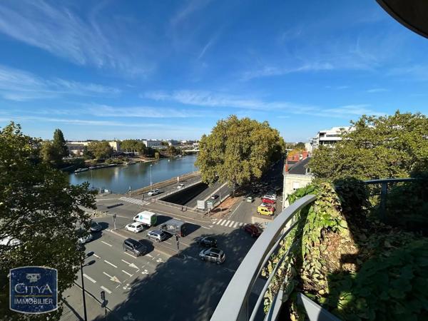 Appartement à louer 3 pièces 79.27m² Angers (49000)