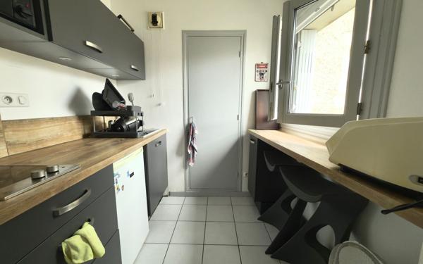 Appartement à vendre    1 pièce • 27 m2 Poitiers