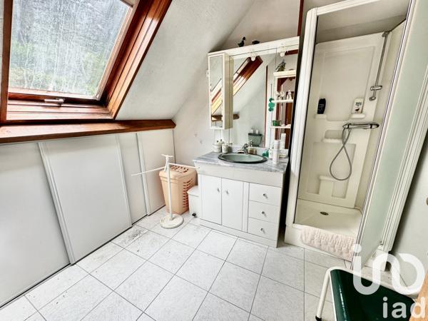 Maison 8 pièces de 130 m² à Vauville (50440)