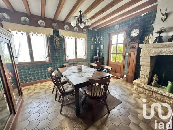 Maison 8 pièces de 130 m² à Vauville (50440)