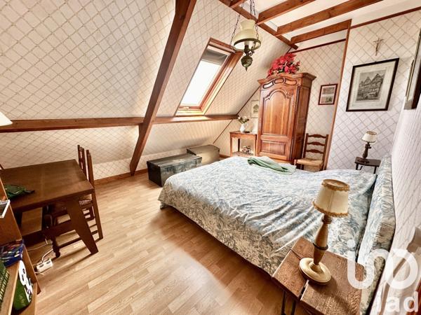 Maison 8 pièces de 130 m² à Vauville (50440)