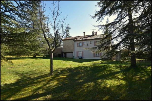 Vente en viager occupé, à Bellefont-la-Rauze (46090)156 m² habitables, maison en pierre avec dépendances, terrain de 1,25 hectare