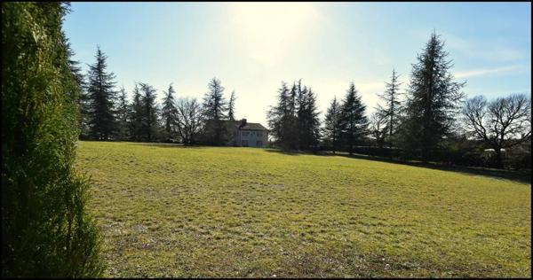 Vente en viager occupé, à Bellefont-la-Rauze (46090)156 m² habitables, maison en pierre avec dépendances, terrain de 1,25 hectare