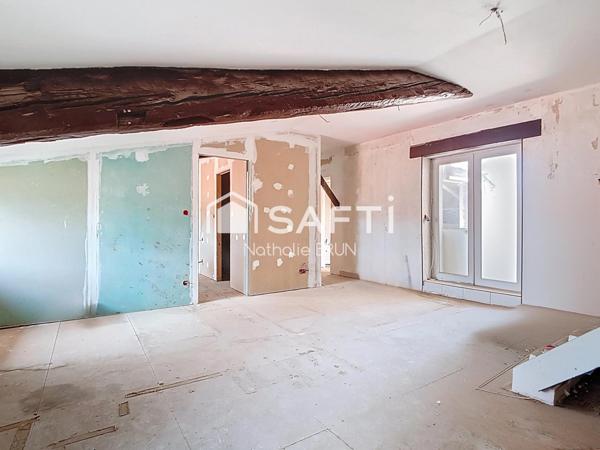 Maison de 230 m² avec cour terrasse et dépendance