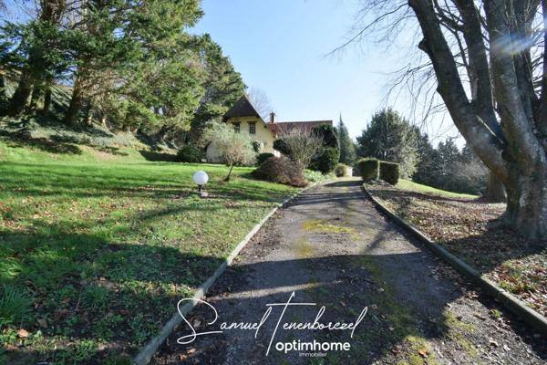 Maison de caractère 177 m², 4 ch avec dépendance et vue vallée –  CAMBREMER (14340)