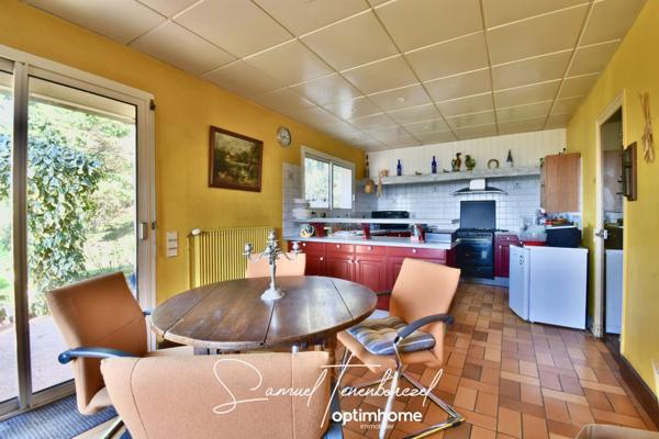 Maison de caractère 177 m², 4 ch avec dépendance et vue vallée –  CAMBREMER (14340)